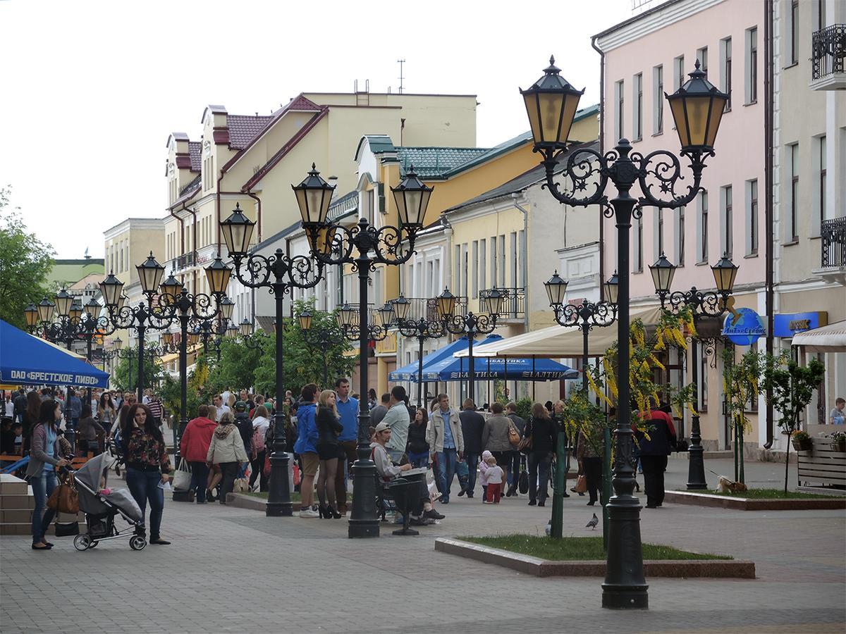 Владимирские апартаменты в центре Бреста Экстерьер фото