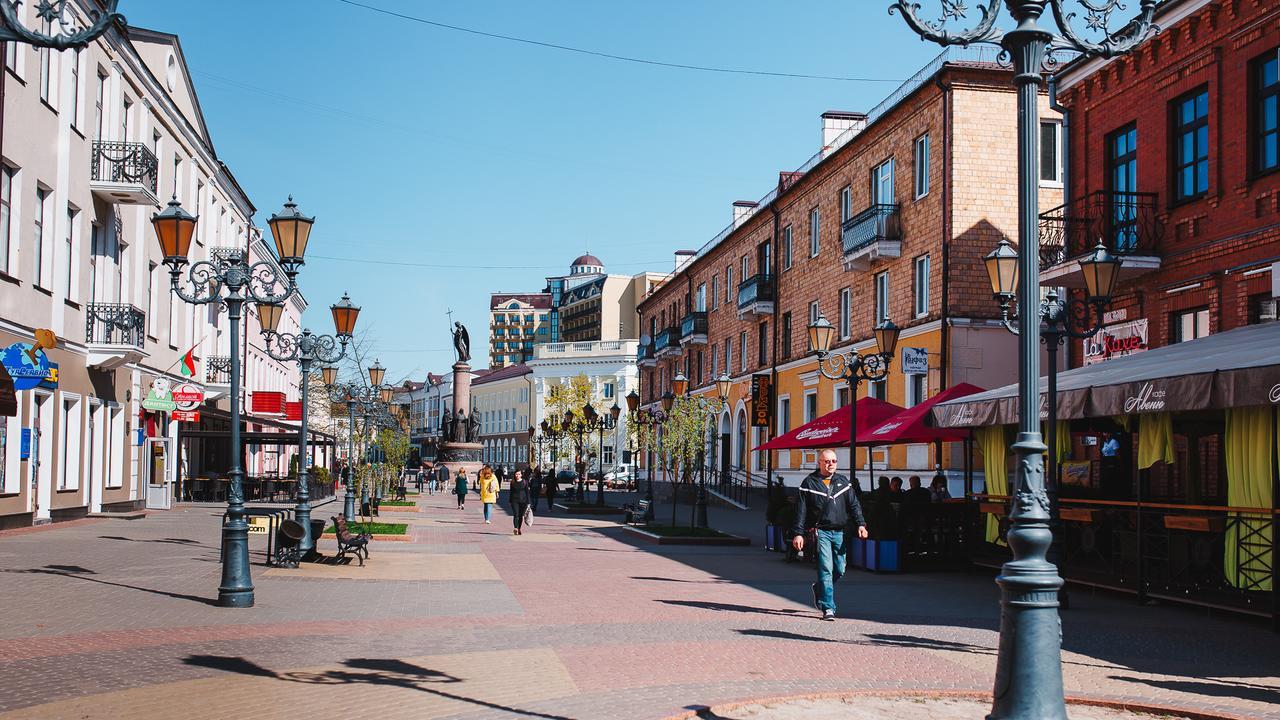 Владимирские апартаменты в центре Бреста Экстерьер фото